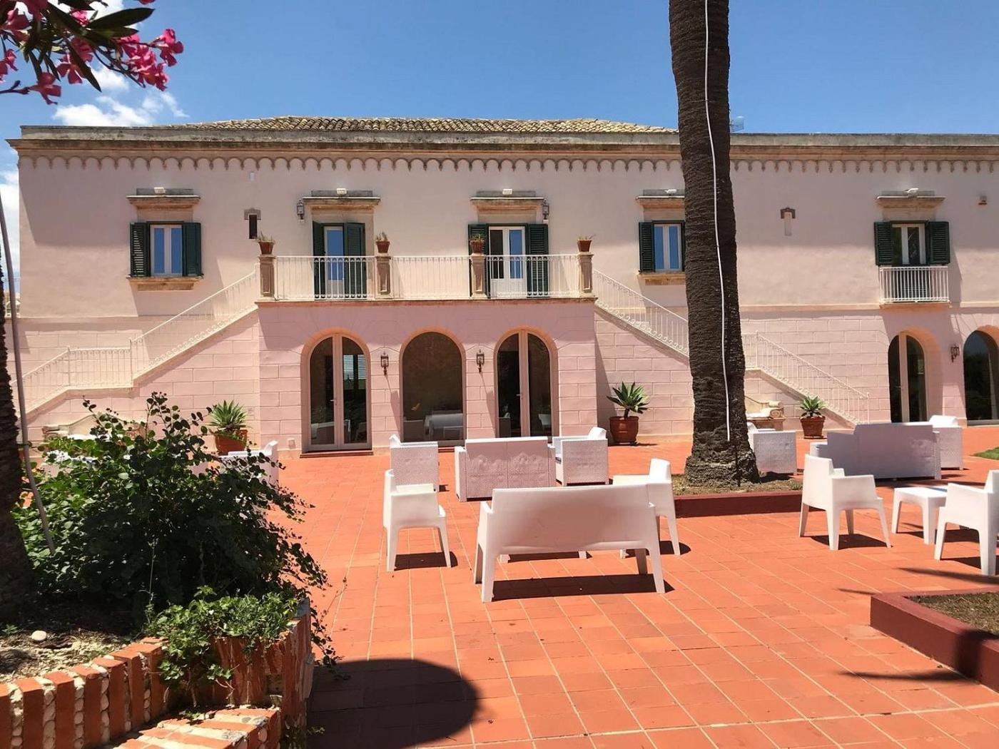 Isola Charm B&B - A Historic Villa Near Punta Del Pero Beach Szirakúza Kültér fotó